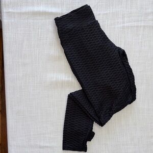 Women's Black Textured Leggings